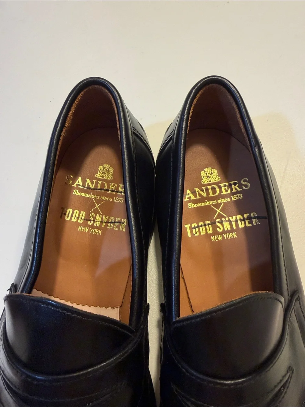 Todd Snyder X Sanders Black Leather Penny Loafers Sz 9.  New. Tub7